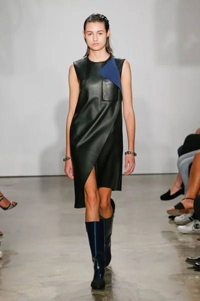 Look 10